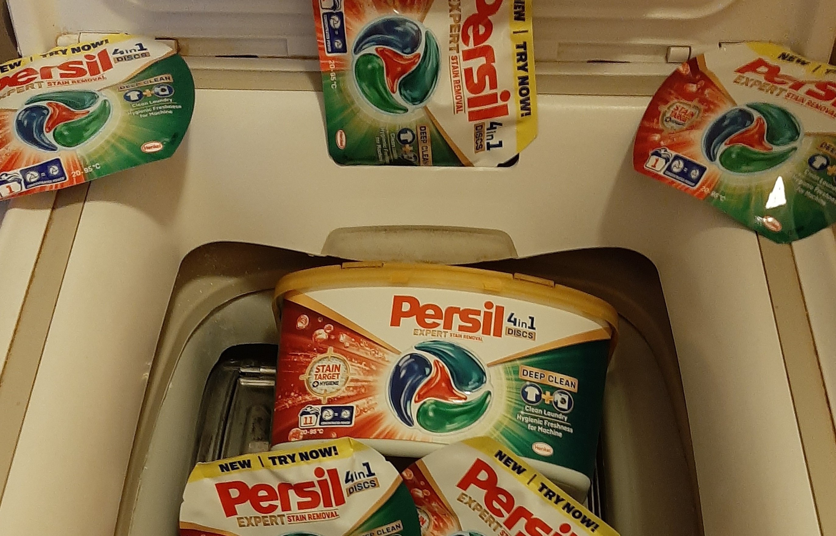 725