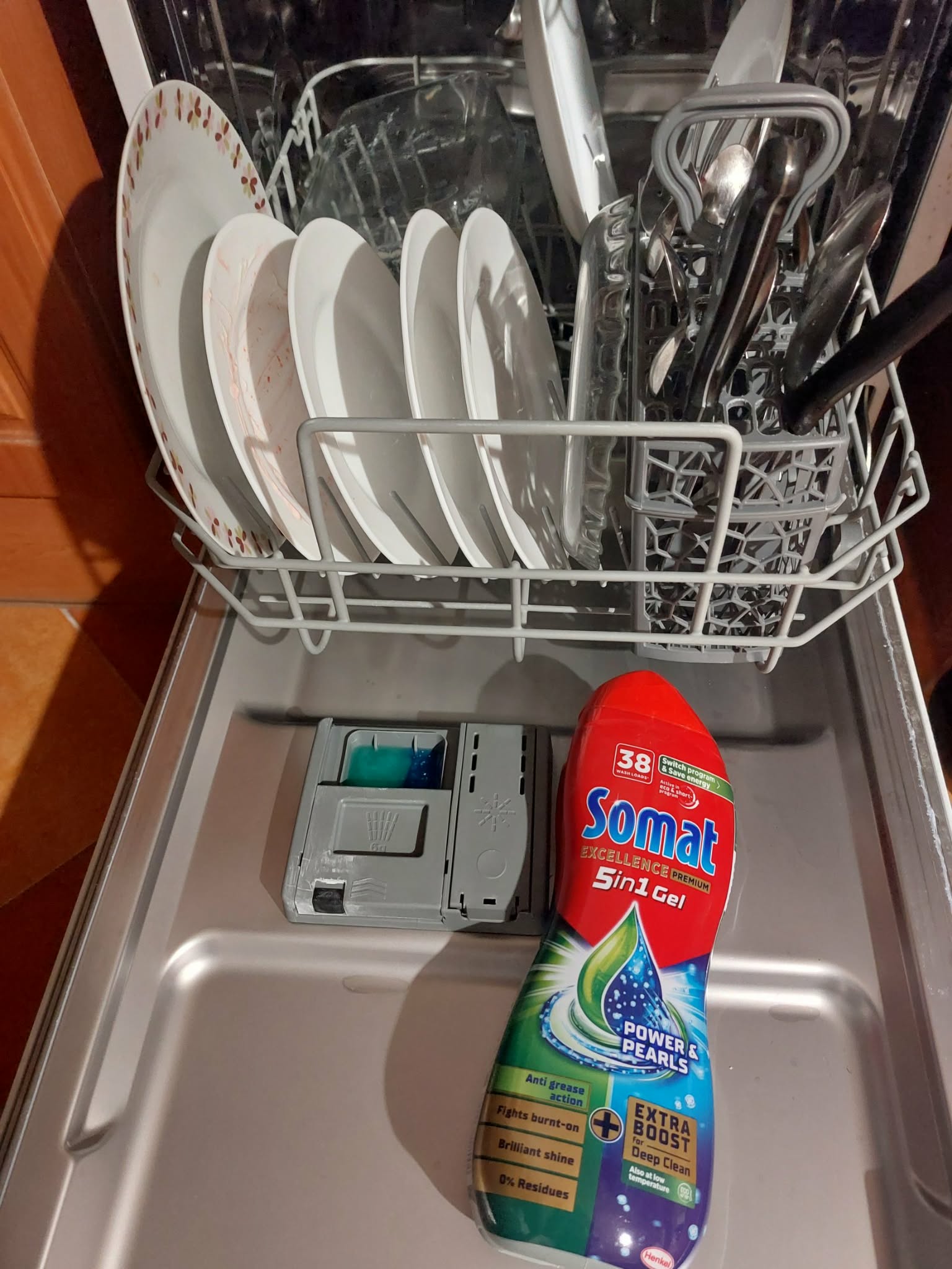 4546