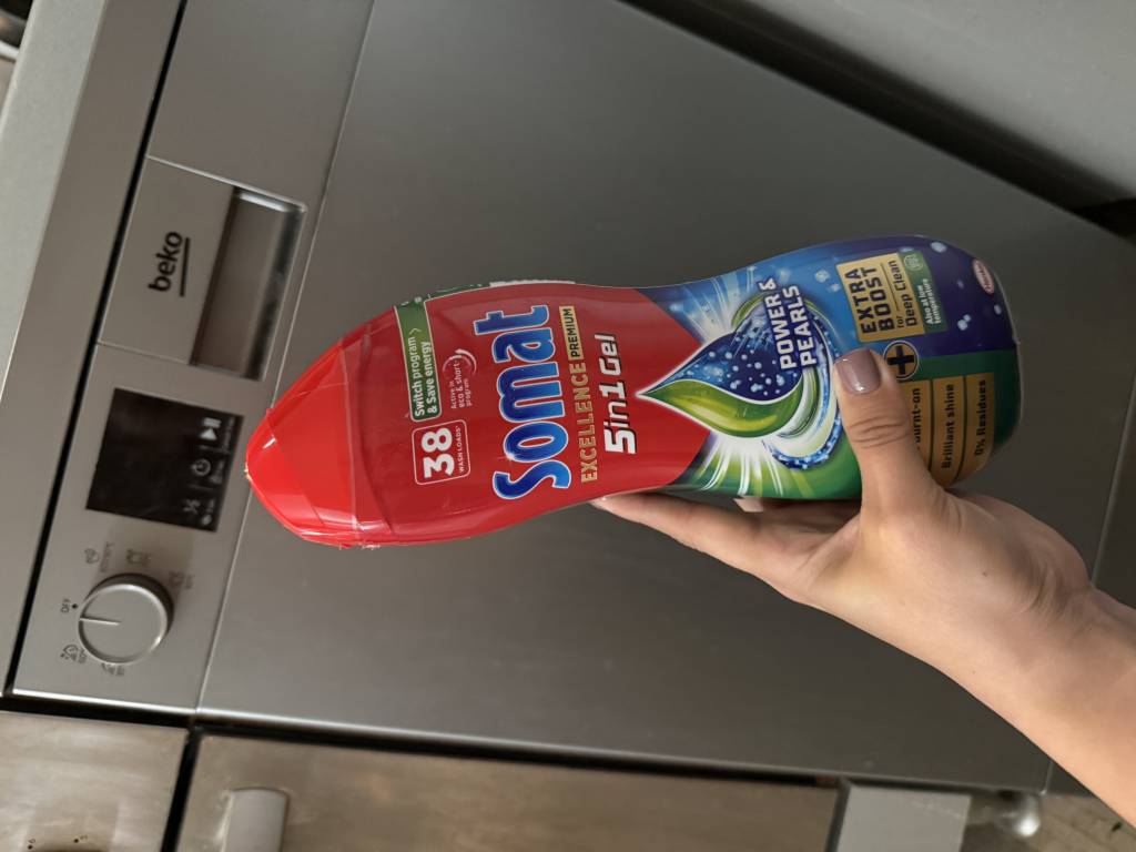 4837
