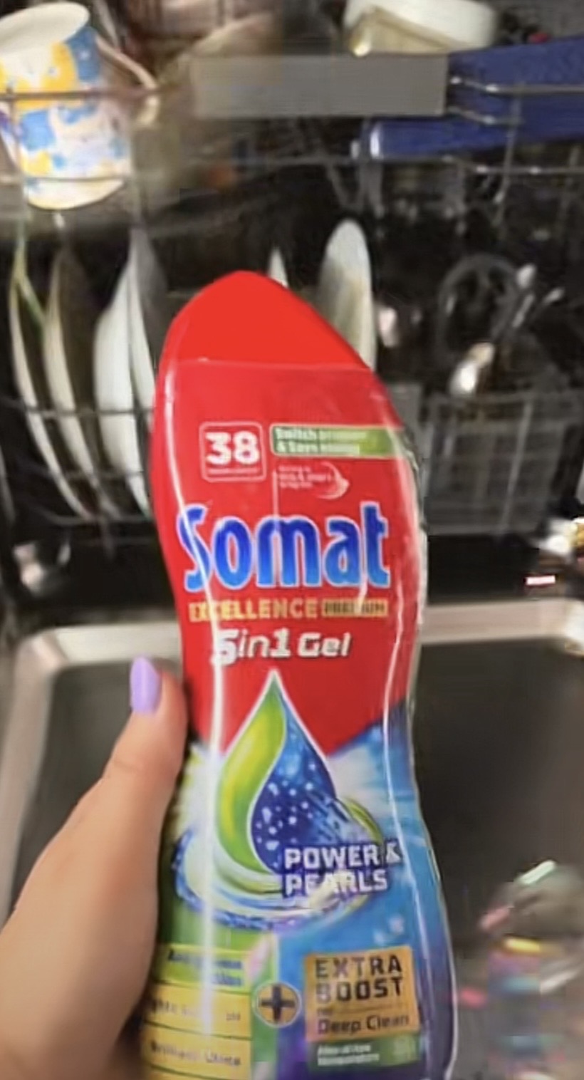 4883